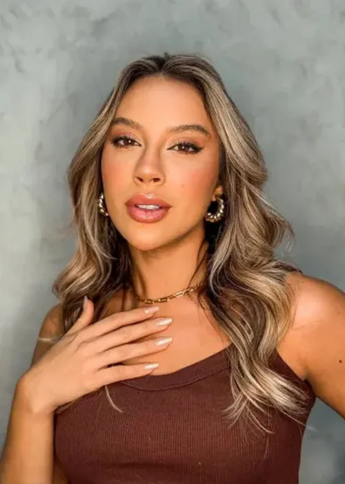 
				
					'BBB 25': Renata renova visual e resultado impressiona fãs: 'Atriz'
				
				