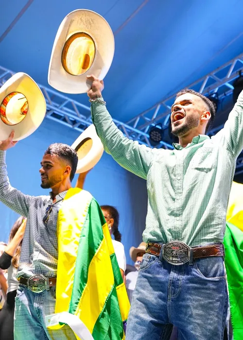 
				
					'BBB 25': web detona carreata de João Pedro e João Gabriel: 'Mico'
				
				