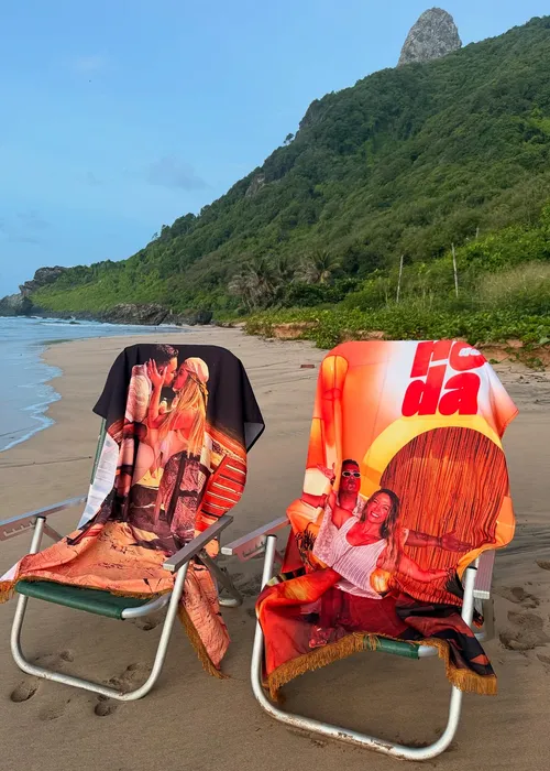 
				
					Carla Perez e Xanddy abrem álbum de fotos em viagem romântica
				
				