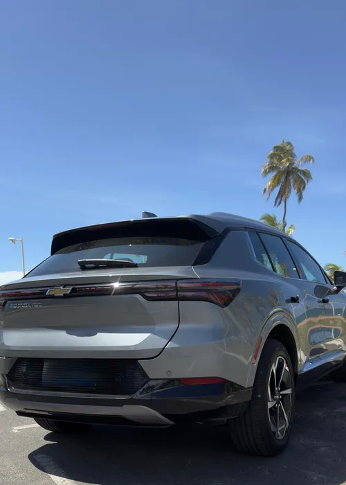 
				
					Chevrolet Equinox EV 2025: confira o test drive
				
				