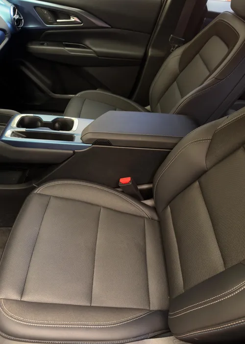 
				
					Chevrolet Equinox EV 2025: confira o test drive
				
				