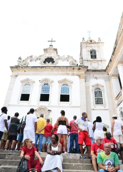 
				
					FOTOS: Devotos se reúnem em celebração a Santa Luzia em Salvador
				
				