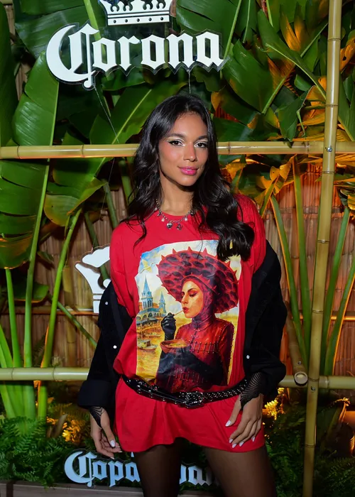 
				
					Famosos lotam área VIP do show de Lady Gaga; veja fotos
				
				