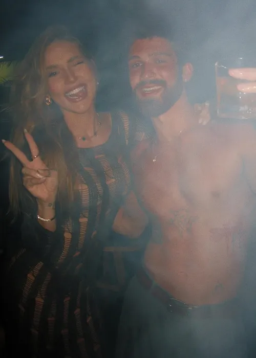 
					João Guilherme abre álbum de fotos após 'climão' em aniversário; veja
				
				