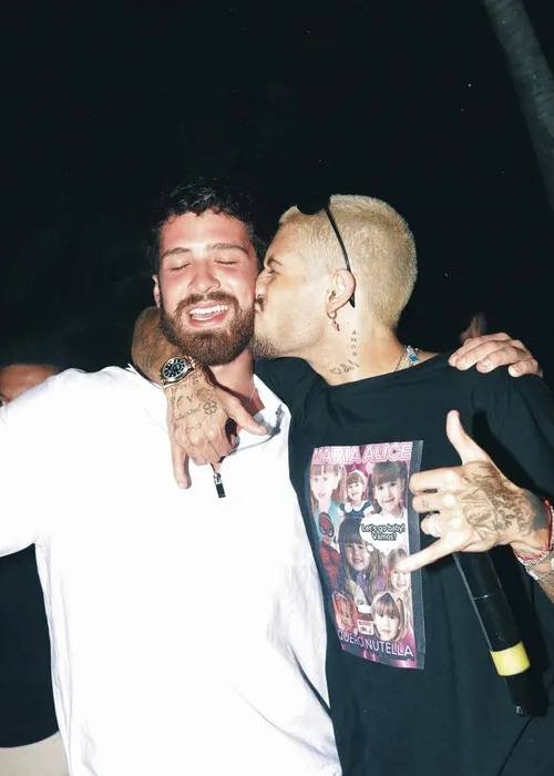 
					João Guilherme abre álbum de fotos após 'climão' em aniversário; veja
				
				