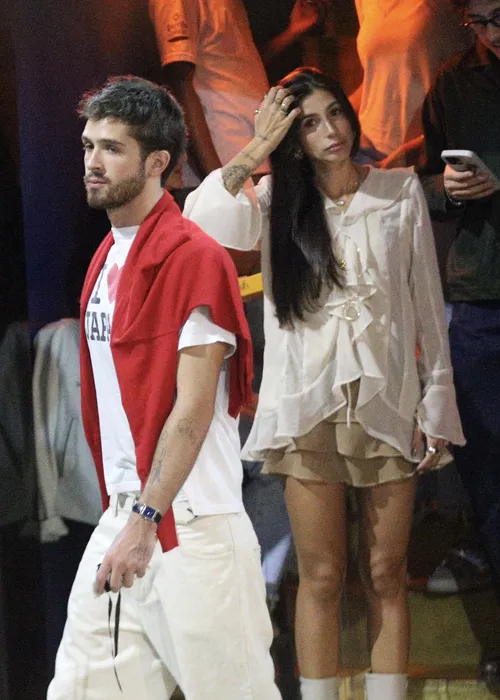 
				
					Maisa reúne amigos de 'Garota do Momento' em festa; FOTOS
				
				