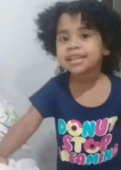 
				
					Menina de 3 anos morre engasgada com pão e mingau na Bahia
				
				