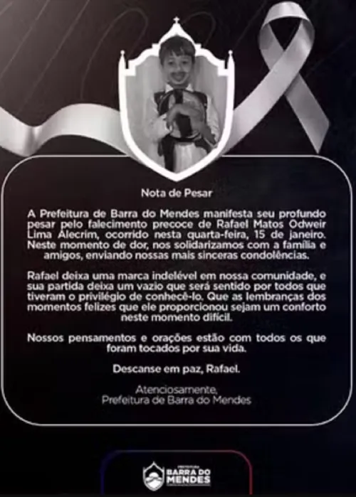 
				
					Menino de 8 anos morre após levar choque em poste na Bahia
				
				