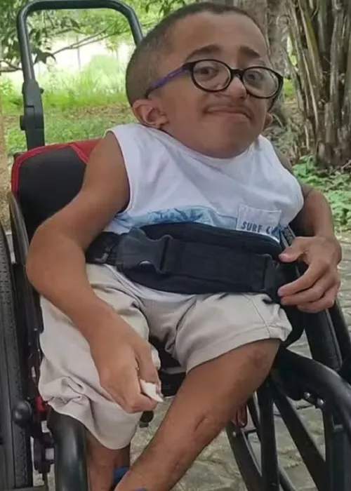 
				
					Morre menino que sofria com 'ossos de vidro' em Feira de Santana
				
				