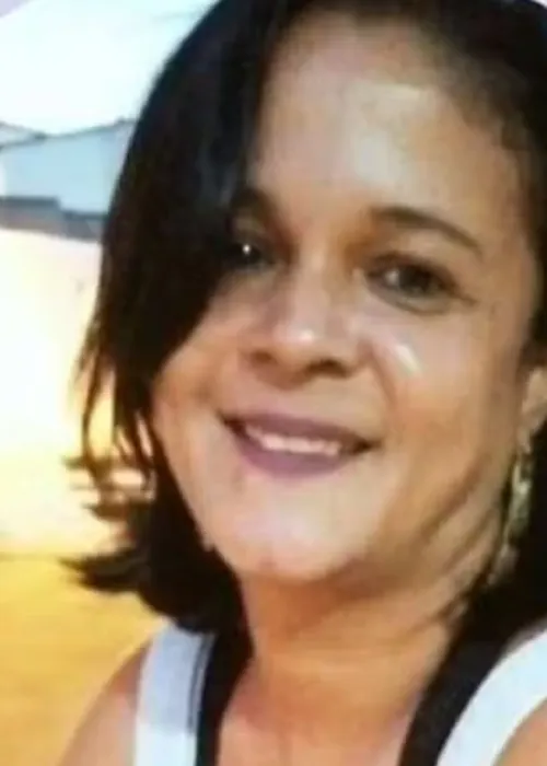 
				
					Mulher é morta na Bahia e suspeito deixa bilhete: 'Vai trair o capeta'
				
				