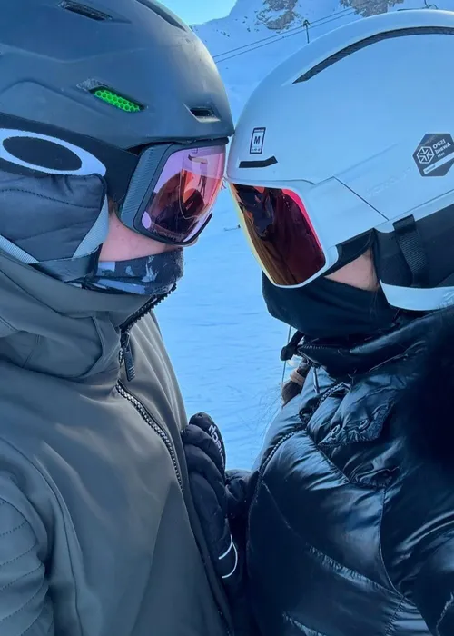 
				
					Nora de Luciano Huck abre álbum de fotos na França com o amado
				
				