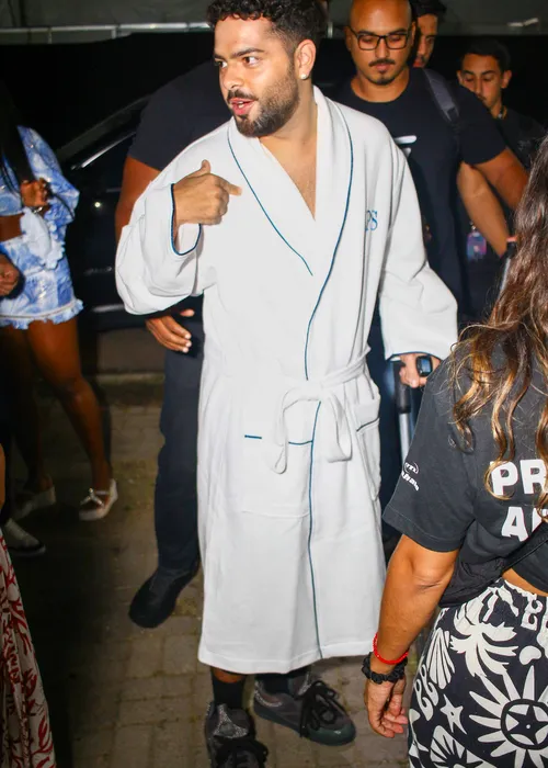 
				
					Pedro Sampaio chega ao Festival de Verão de muletas; FOTOS
				
				