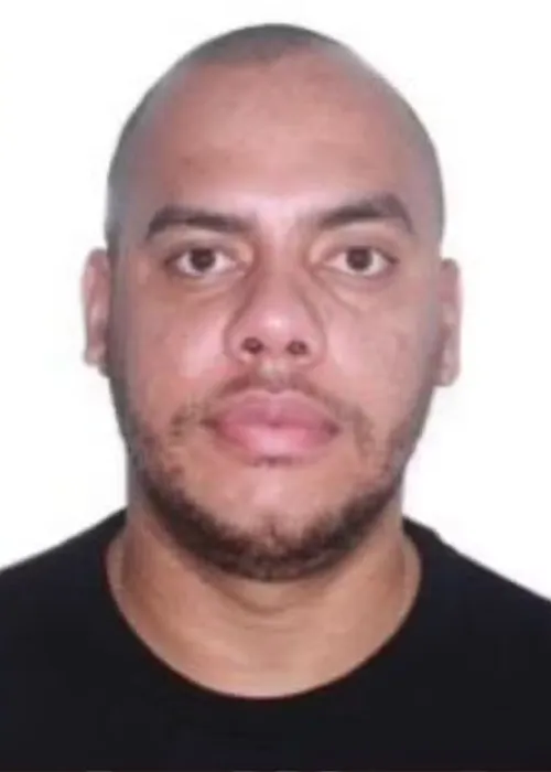 
				
					Suposto chefe de facção que atua na Bahia é preso em cobertura em SP
				
				