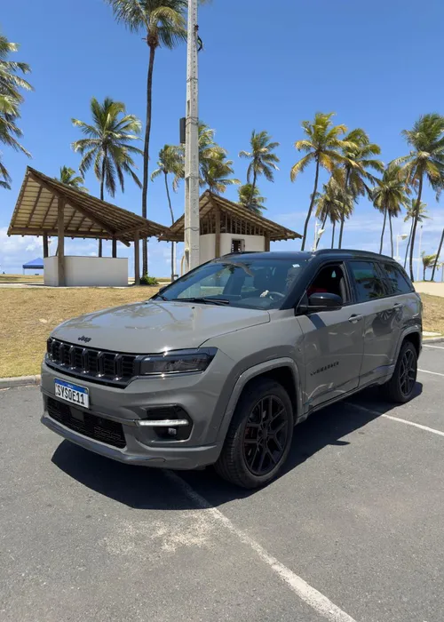 
				
					Testamos a versão 'Blackhawk' do Jeep Commander
				
				