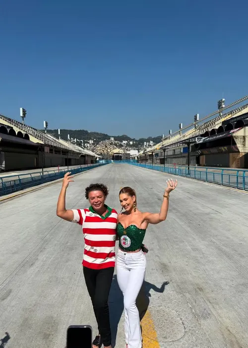 
				
					Virginia Fonseca é anunciada como nova rainha da Grande Rio
				
				
