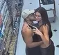 
                  Alane Dias abre álbum de fotos e assume namoro com Francisco Gil