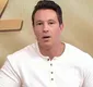 
                  Apresentador do SBT atualiza estado de saúde após susto ao vivo