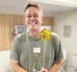 
                  Ator de 'Garota do Momento' termina tratamento contra tumor no cérebro