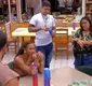 
                  BBB 25: Aline se revolta com sujeira em banheiro: 'É o pinto torto'