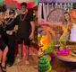 
                  Filhos de Xanddy e Carla roubam a cena em aniversário da mãe