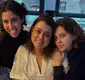 
                  Preta Gil ganha visita emocionante de Bela Gil e famosos reagem