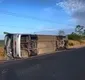 
                  Quatro pessoas morrem e 11 ficam feridas após ônibus tombar na Bahia