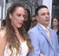 
                  Silvia Abravanel quebra protocolo no SBT e exibe próprio casamento