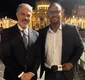 
                  Vanderson Nascimento posa com William Bonner no Vaticano e web reage