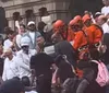 Carlinhos Brown carrega caixão de Preta Gil junto com bombeiros; VÍDEO