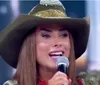 Dança dos Famosos: Nicole Bahls surpreende e é ovacionada após acertos