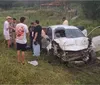 Duas pessoas morrem e cinco ficam feridas em batida entre carros