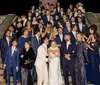 Giovanna Lancellotti choca ao reunir 46 padrinhos: 'Elenco de novela'