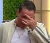 Leo Dias chora ao vivo ao lembrar da mãe na estreia de programa