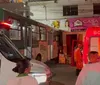 Ônibus bate em prédio e deixa 12 feridos em bairro de Salvador