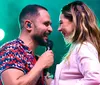 Paolla Oliveira cai no samba e beija Diogo Nogueira em show; vídeo