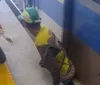 Passageiro fica preso entre trem e plataforma no metrô de Salvador