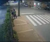 VÍDEO: bebê de um mês engasga e casal pede socorro a policiais na BA
