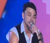 Zezé Di Camargo dá vexame em palco e proíbe imprensa de filmar; VÍDEO
