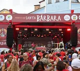 Multidão celebra Santa Bárbara com fé e devoção no Centro de Salvador