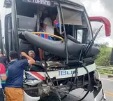 Ônibus com torcida do Fortaleza bate e deixa feridos na Bahia