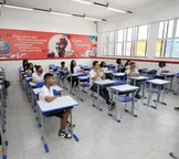 Servidores da Educação terão salário e 13º antecipados na Bahia