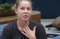 A Fazenda 17: Saory debocha de atitude de Dudu após humilhação