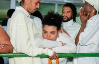 Filha de Arlindo Cruz cai no choro ao lembrar últimos momentos do pai