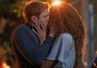 'Três Graças': Viviane se entrega a Leonardo, mas impõe condição