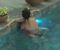 A Fazenda: Dudu e Saory têm 'lua de mel' e e atiçam web: 'Fornicação'