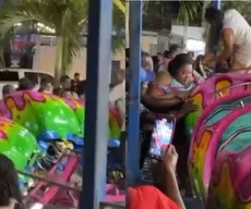 Brinquedo vira e causa susto em parque de diversões de cidade baiana