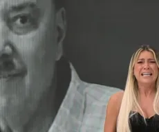 Renata Fan cai no choro ao vivo ao falar da morte do pai; VÍDEO