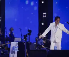 Roberto Carlos sofre acidente em gravação e é atendido em hospital