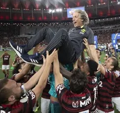 A dança dos números dos campeões na era dos pontos corridos