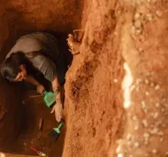 Arqueólogos encontram ossadas no cemitério de escravizados em Salvador